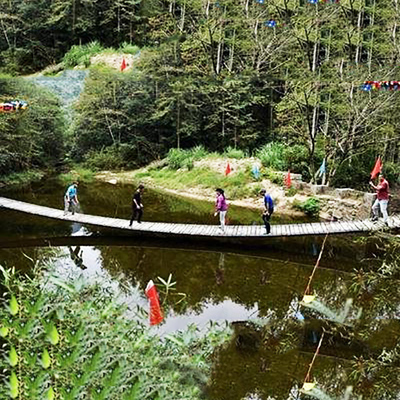 大型户外景区抖音同款网红桥水上趣桥浮桥摇摆桥水上拓展游乐设备