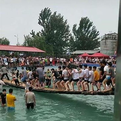 抖音同款网红桥充气游泳池支架水池水上拓展摇摆木桥吊桥设备定制