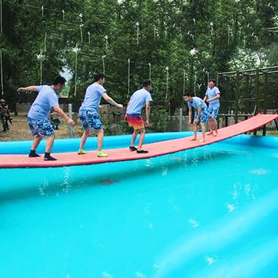 网红桥摇摆桥充气垫子抖音桥充气垫定制拓展设备大型亲子趣味闯关