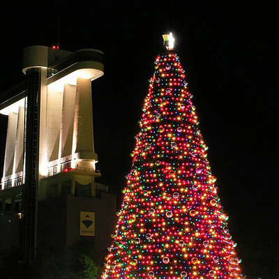 厂家大型圣诞树8米发光造型商场广场美陈装饰大型框架户外圣诞定