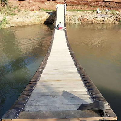 水上网红桥抖音同款水上吊桥大型景区摆摆桥游乐设备定制安装厂家