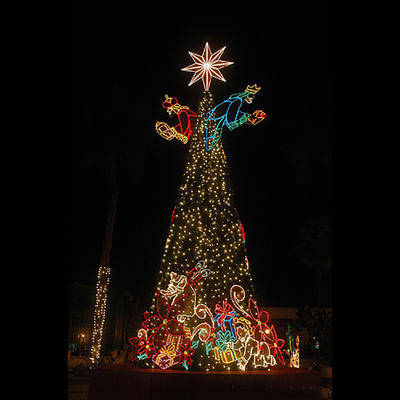 大型带框架圣诞树定制 户外圣诞装饰异形户外大型框架加密圣诞树