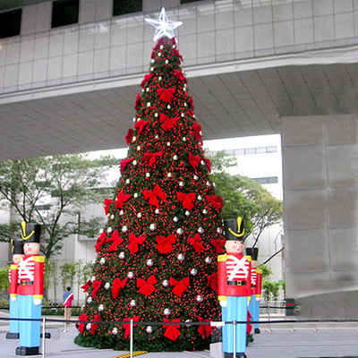 Outdoor steel frame 10 meters classic large Christmas tree custom 15 meters giant red bow christmas
